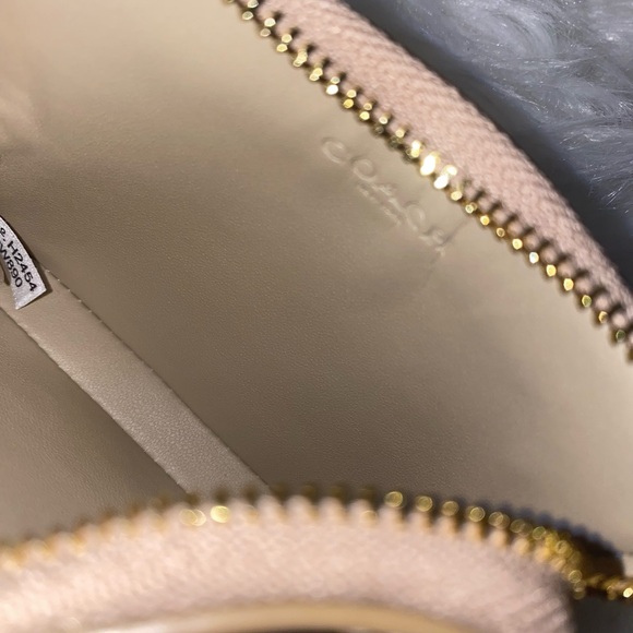 Coach Zip Card Case in light champagne New - Picture 9 of 10